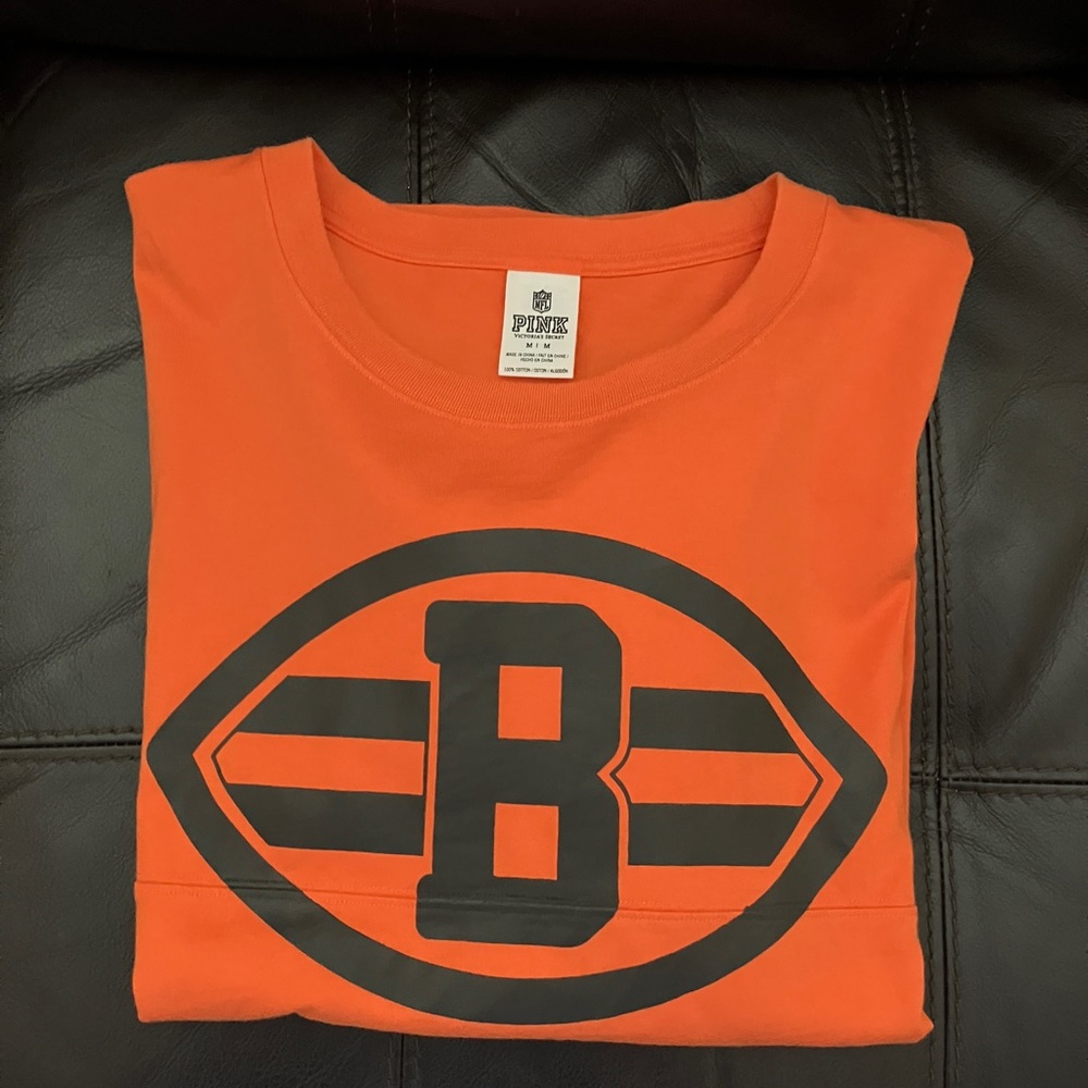 🏈 PINK Victoria’s Secret Size Medium NFL Collection - Cleveland Browns Shirt